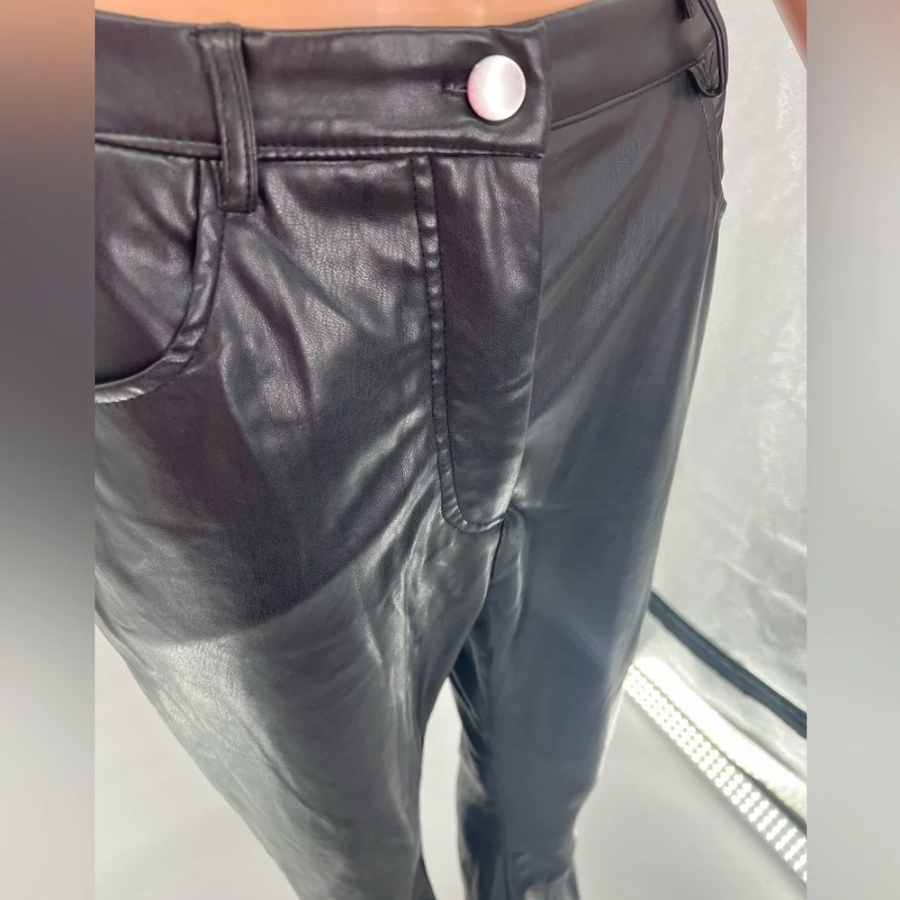 Boohoo Kourtney Kardashian Barker Wide Leg Faux leather Pants Black - Size 6